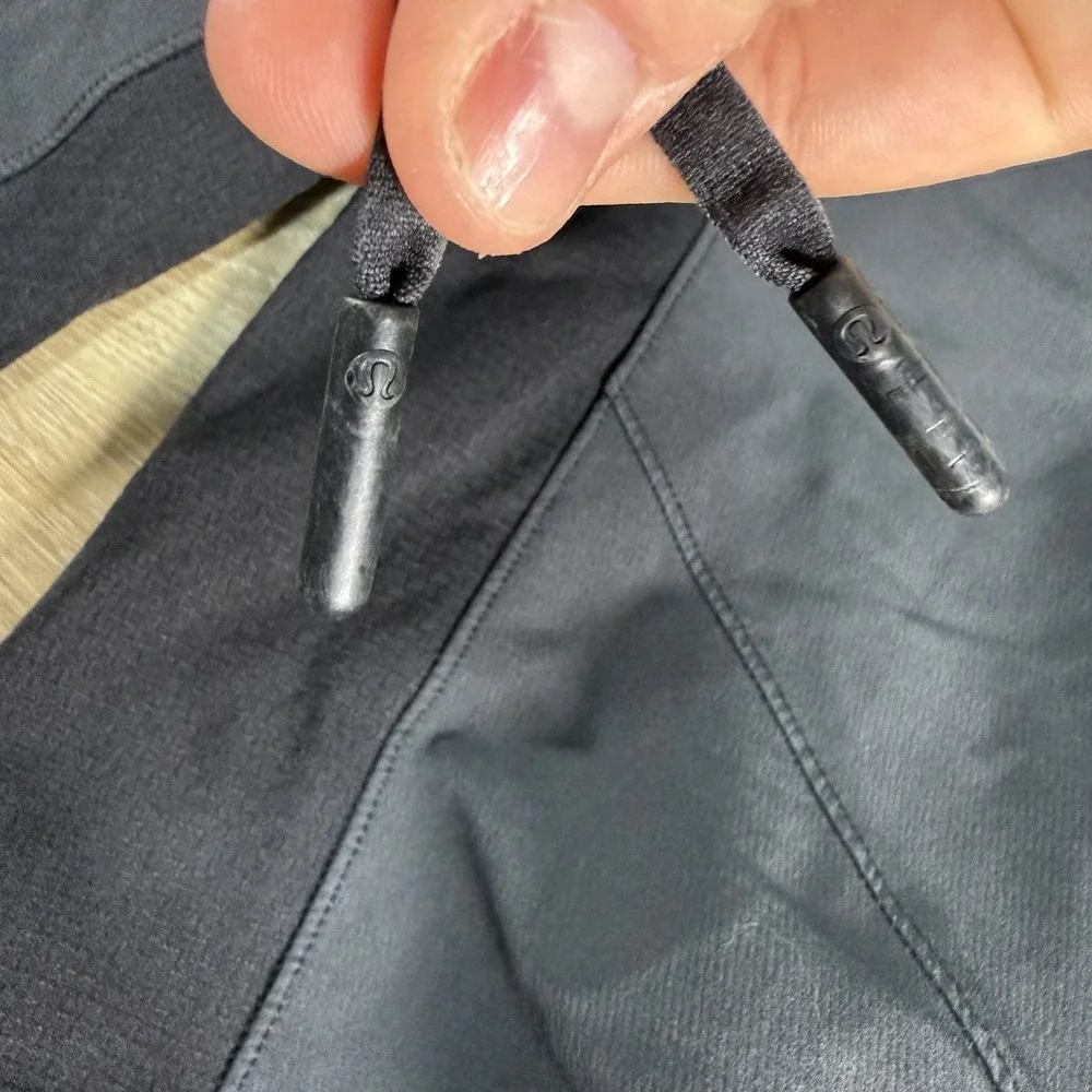 Lululemon License to Train Pants Mens Small Black Gray Mesh Stretch Jogger